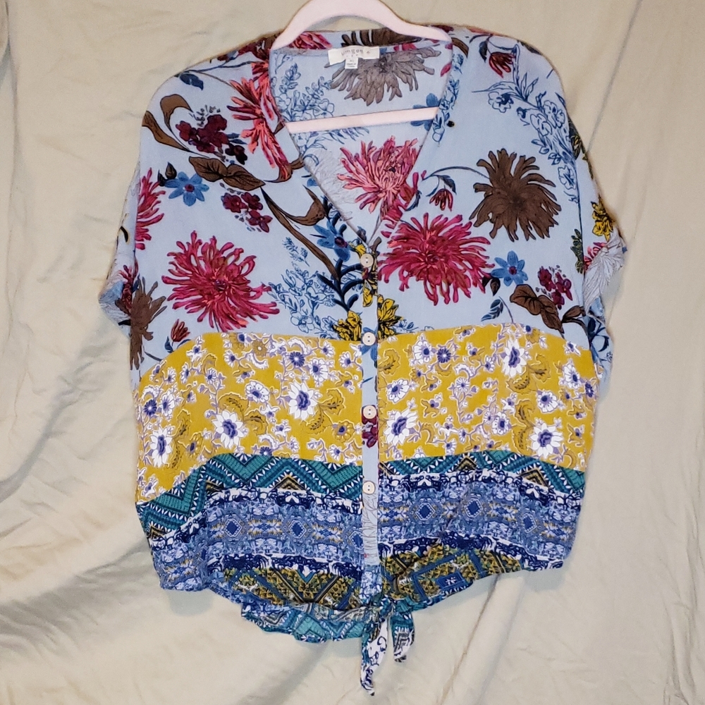 Umgee floral tie front blouse. XL Boho button down
